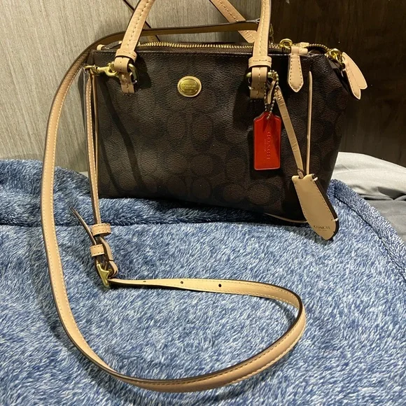 Coach Crossbody NWT - Picture 1 of 6